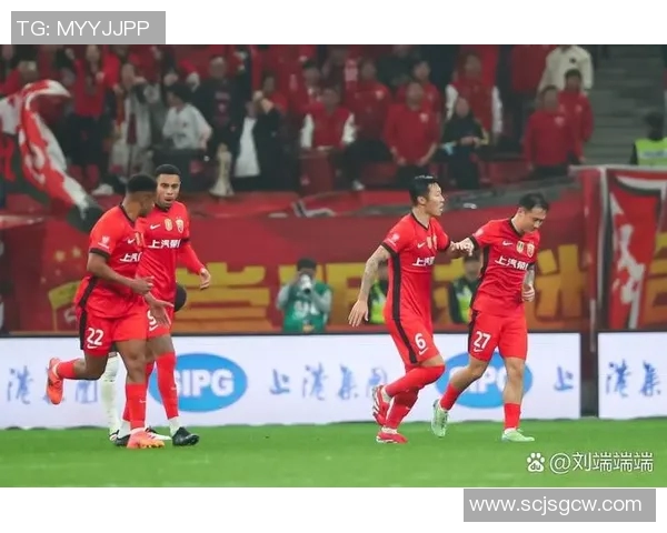 武磊赛场爆发小插曲，裁判如何处理？