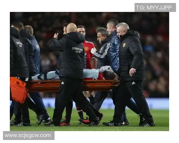 冲突再度升级伤病名单引爆矛盾教练与球员场边爆发激烈争执 冲突再度升级伤病名单引爆矛盾教练与球员场边爆发激烈争执